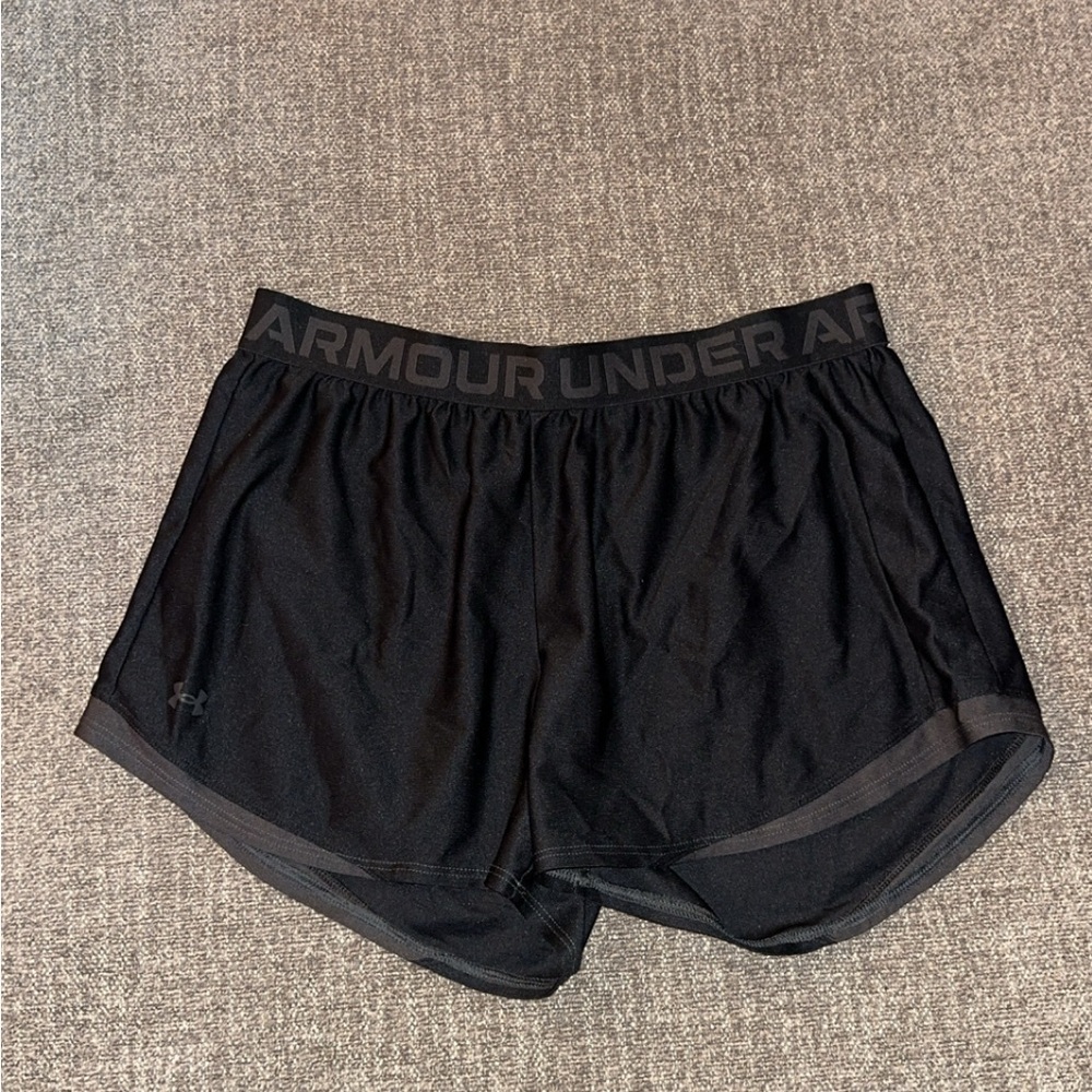 Black under armour athletic shorts
Worn once